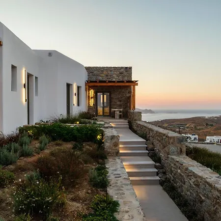 מלון דירות Mykonian Shades 4*