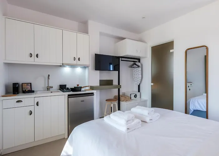 Apart-hotel Mykonian Shades